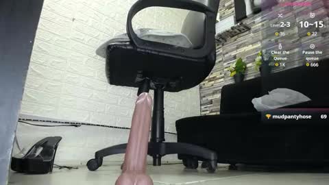 Aprhillove online show from December 2025 03:19:01 PM