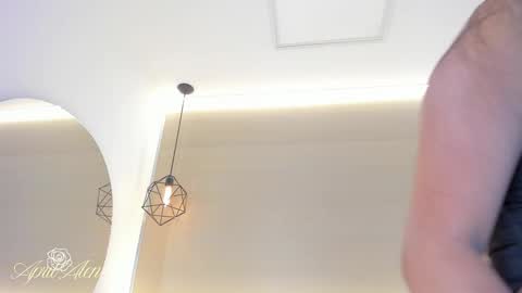 April online show from November 2025 06:52:01 AM