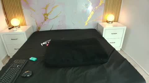 aprillross online show from March 2026 12:12:02 PM