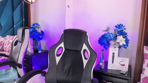 aprilmiiller online show from May 2026 01:06:01 PM