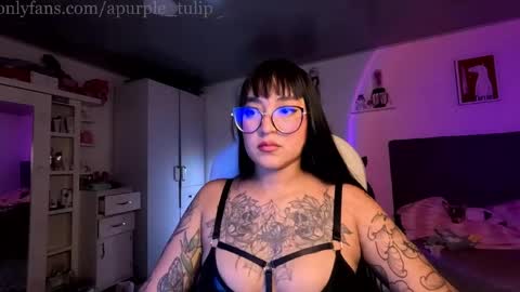 Snapshot of apurple_tulip chatting on May 2026 01:47:01 AM online show from May 2026 01:47:01 AM