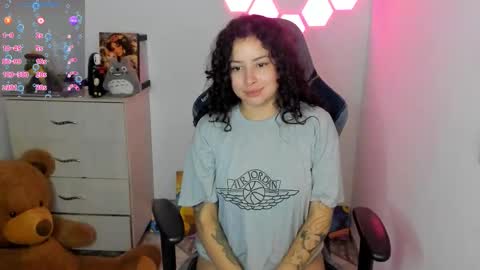 aqua emilly online show from February 2026 12:09:01 AM