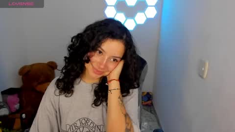 aqua emilly online show from April 2026 11:43:01 PM