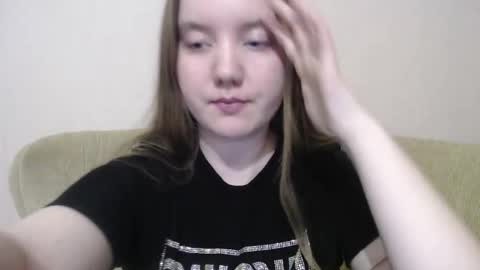 Josefin online show from September 2025 02:11:01 PM