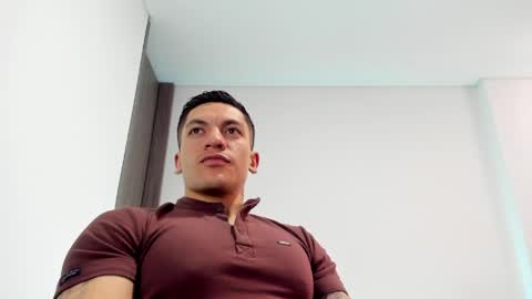 Snapshot of aquiles_51 chatting on May 2026 06:05:02 PM Jonathan online show from May 2026 06:05:02 PM