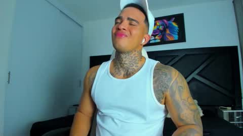 AquilesElpapi online show from November 2025 01:04:01 AM