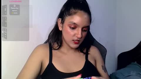 Snapshot of ari_20_ chatting on October 2025 11:37:01 PM Bella online show from October 2025 11:37:01 PM