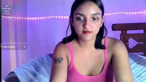 Snapshot of ari_20_ chatting on February 2026 07:43:01 PM Bella online show from February 2026 07:43:01 PM