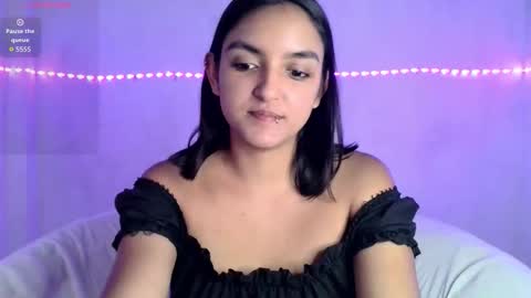 Snapshot of ari_20_ chatting on March 2026 04:25:01 PM Bella online show from March 2026 04:25:01 PM