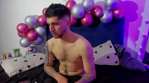 Snapshot of ari_and_loggan chatting on December 2024 03:42:01 AM Ari and loggan online show from December 2024 03:42:01 AM