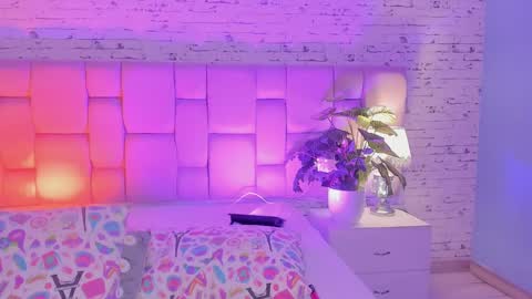 Ari  online show from December 2024 10:05:01 PM