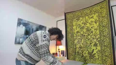 aria y orien  online show from October 2025 11:18:02 AM