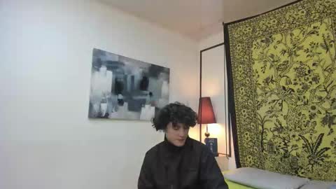 aria y orien  online show from December 2025 10:57:01 AM