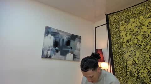 aria y orien  online show from January 2026 11:02:02 AM