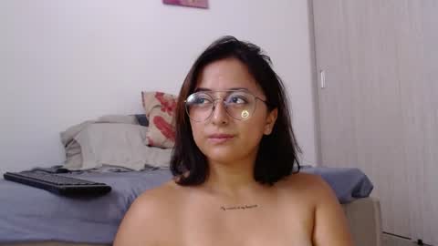 Snapshot of aria_bronw chatting on June 2026 02:33:01 PM AriaBronw online show from June 2026 02:33:01 PM