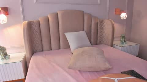 Aria  online show from February 2025 03:56:01 AM