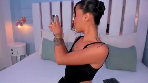  Aria  online show from October 2025 12:05:02 PM