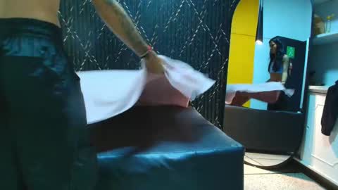 Aria Millers  online show from November 2025 10:15:01 AM