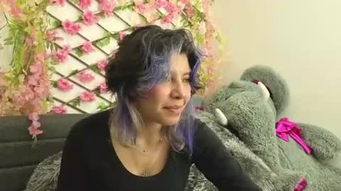 Snapshot of aria_silk chatting on June 2026 10:47:02 PM aria_silk online show from June 2026 10:47:02 PM