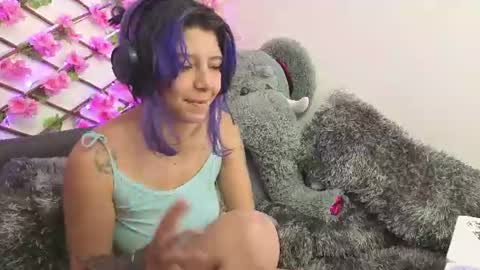 Snapshot of aria_silk chatting on July 2026 06:24:02 PM aria_silk online show from July 2026 06:24:02 PM