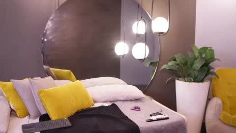 Ariaa online show from April 2026 07:58:02 PM