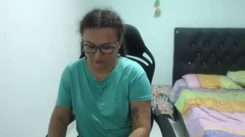 ...Ariana... online show from November 2025 06:40:02 PM