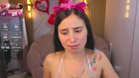 Snapshot of ariana18_b chatting on February 2026 02:13:01 PM ariana18_b online show from February 2026 02:13:01 PM