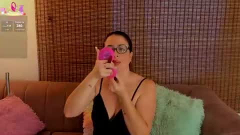 Ariana Cruz online show from July 2026 12:42:01 PM