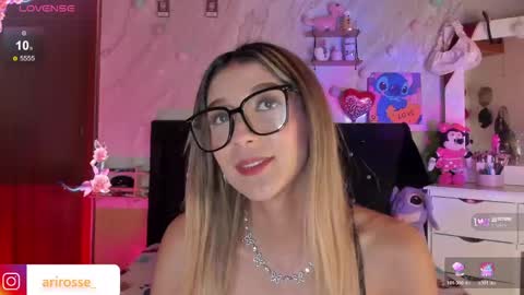 Snapshot of ariana_rosse__ chatting on April 2026 01:49:01 AM Ariana online show from April 2026 01:49:01 AM