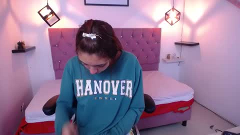 ariana_toro online show from September 2025 02:29:02 PM