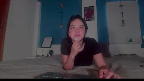 ariana_whitee online show from November 2025 02:34:02 PM