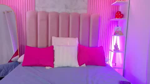 Snapshot of arianarougee chatting on May 2026 03:26:01 AM ArianaRougee online show from May 2026 03:26:01 AM