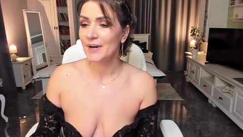 Ana online show from December 2025 02:00:01 PM