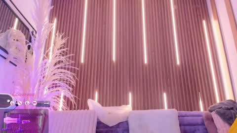 Ari  online show from December 2025 12:54:01 PM