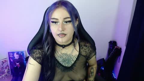 Snapshot of arianauwu666 chatting on May 2026 12:08:02 AM help me 100 hands up my OF is Free online show from May 2026 12:08:02 AM