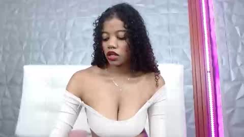 arianna_rochel online show from November 2025 03:00:01 PM