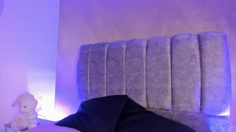 Arianna  online show from February 2026 08:37:01 AM