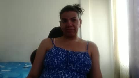 ariannaloovel online show from November 2025 02:15:01 PM
