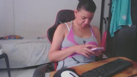 ariannaloovel online show from March 2026 03:50:01 PM