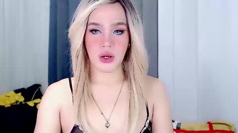 Snapshot of arianne_xoxo777 chatting on March 2025 08:27:01 AM ARIANNE CUMS online show from March 2025 08:27:01 AM