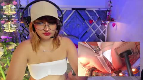 Snapshot of arianova_ chatting on May 2026 01:30:01 PM Aria online show from May 2026 01:30:01 PM