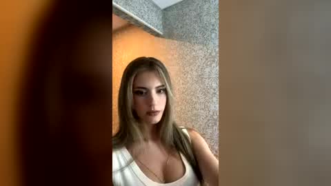 Snapshot of ariavey chatting on July 2026 12:24:01 AM Aria online show from July 2026 12:24:01 AM