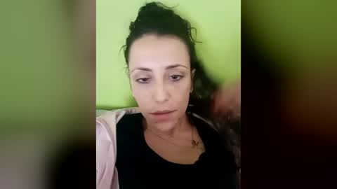 aribabyloveee online show from June 2026 12:11:02 PM