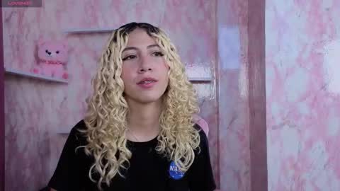 Ari Bunnie  online show from December 2025 09:33:02 PM