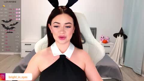 Ariel online show from November 2025 02:02:02 AM