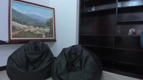 Ariel Pink Diamond online show from January 2025 09:48:02 PM