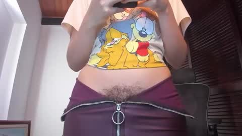 Ariel Pink Diamond online show from October 2025 07:13:01 PM