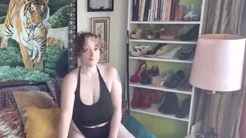 Arielle Ari online show from December 2025 07:53:01 PM