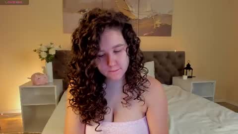 Snapshot of ariella_sol chatting on July 2026 01:09:02 AM Ariella GTM3 Tue Wed Thu Fri Sat 0400 am-1030pm online show from July 2026 01:09:02 AM