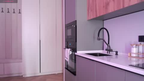 Snapshot of ariellesou chatting on June 2026 05:10:02 AM ArielleSou online show from June 2026 05:10:02 AM